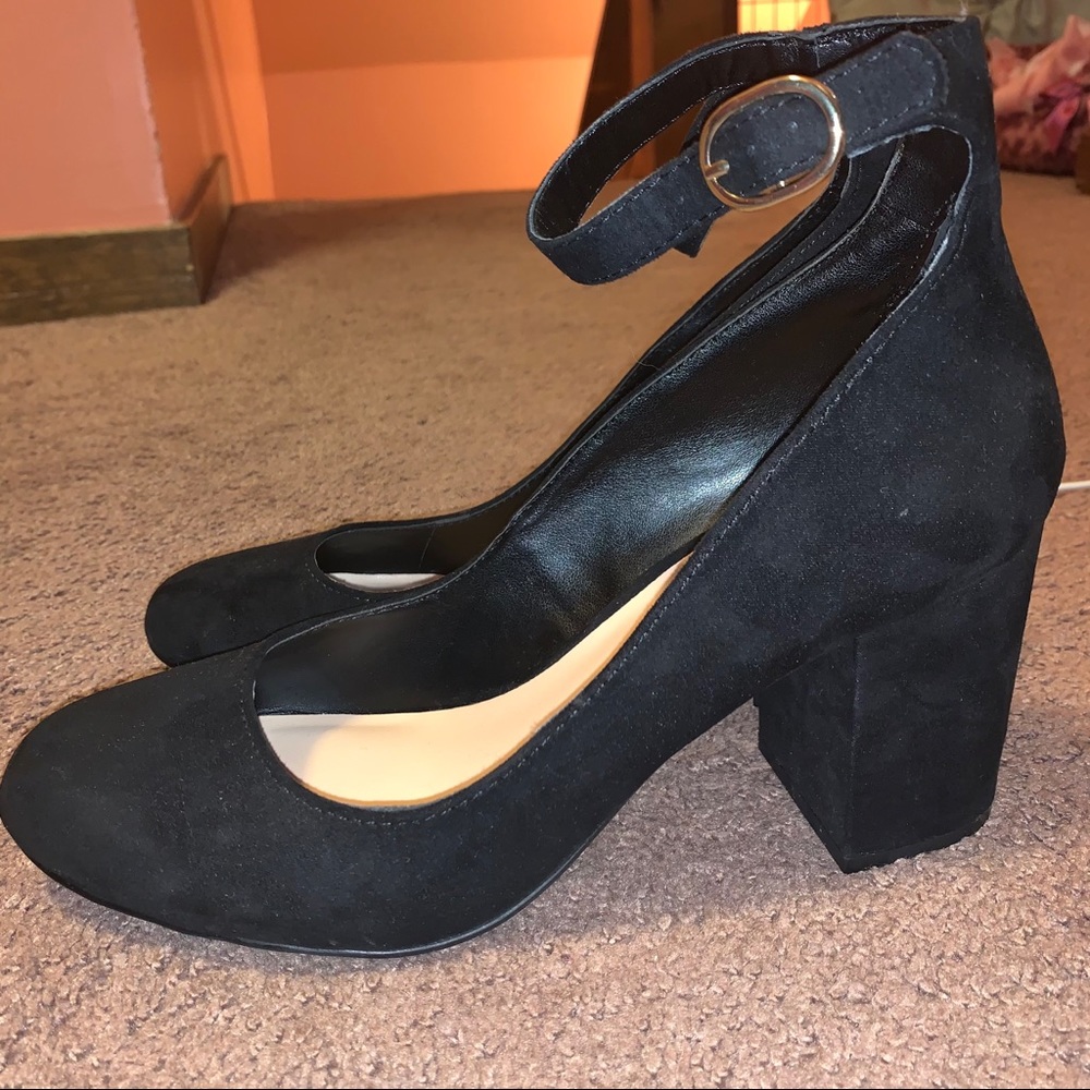 Chunky Closed Toe Ankle Strap Heels